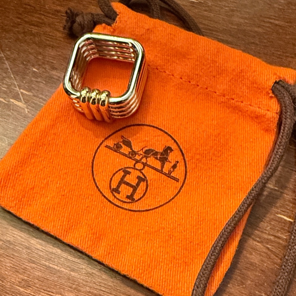 ❌SOLD❌Hermès Bimetal Scarf Ring – Two-Tone Gold & Palladium - Picture 3 of 5